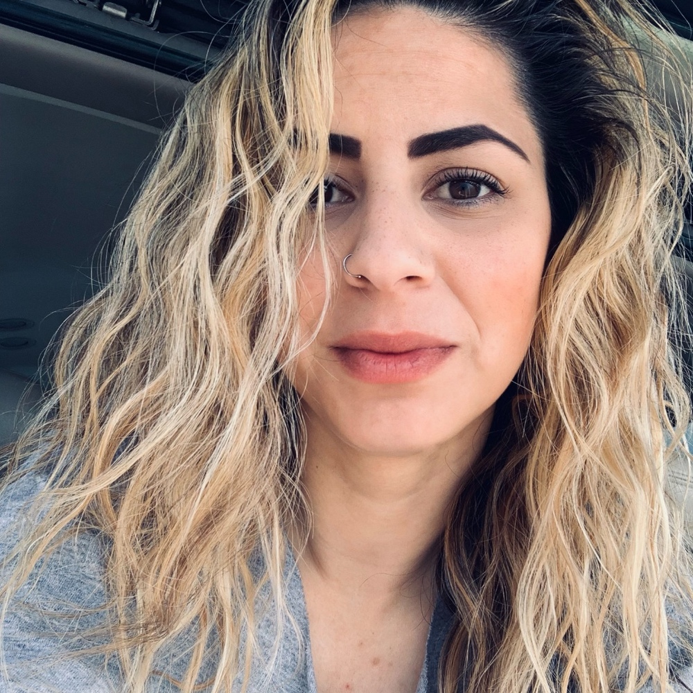 Meet your Posher, Donica